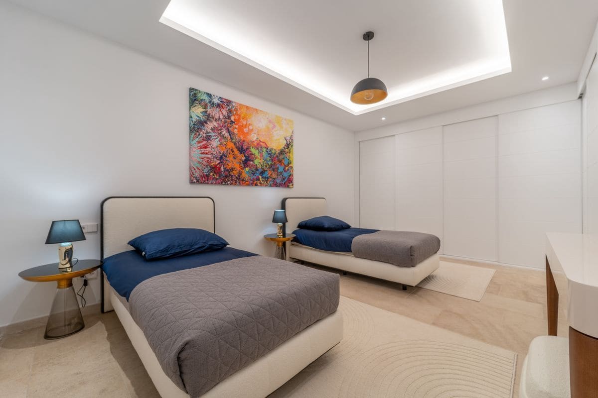 7 quarto Moradia para venda em Estepona com piscina - 4 950 000 € (Ref: 10088822)