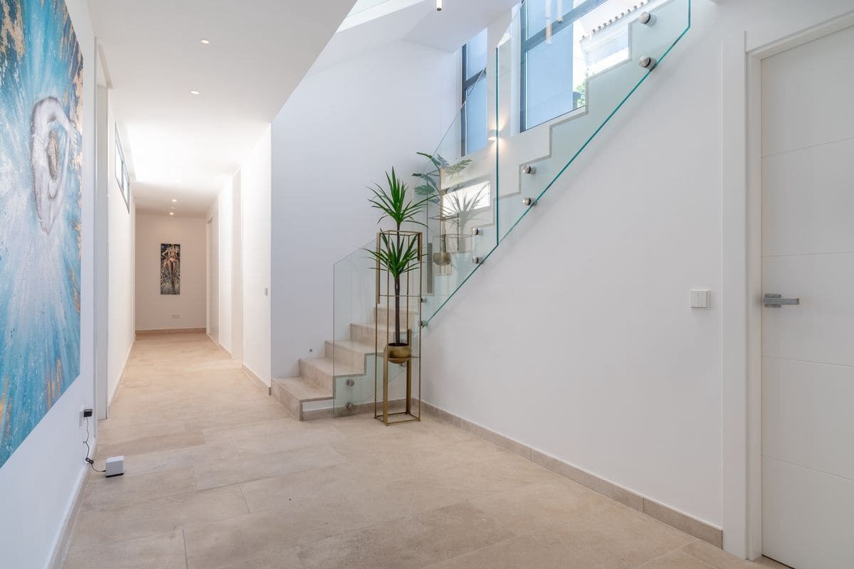 7 quarto Moradia para venda em Estepona com piscina - 4 950 000 € (Ref: 10088822)