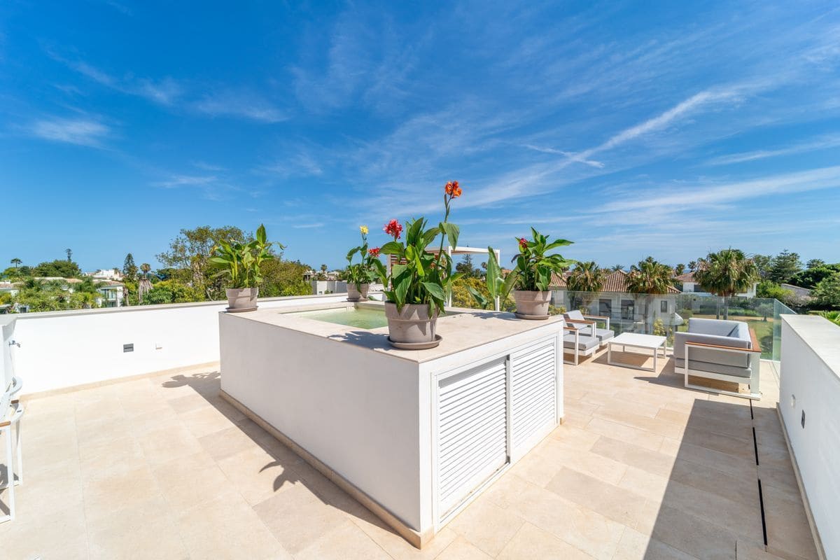 7 quarto Moradia para venda em Estepona com piscina - 4 950 000 € (Ref: 10088822)