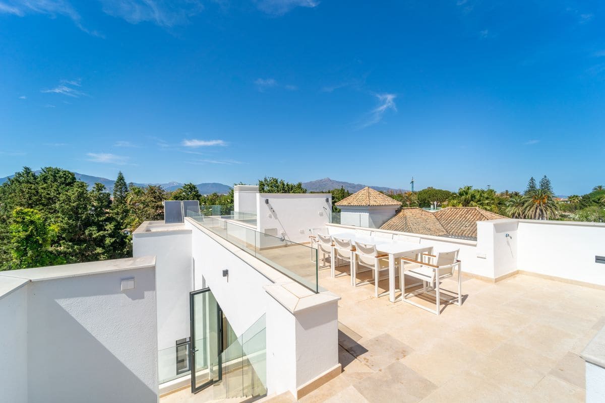 7 quarto Moradia para venda em Estepona com piscina - 4 950 000 € (Ref: 10088822)