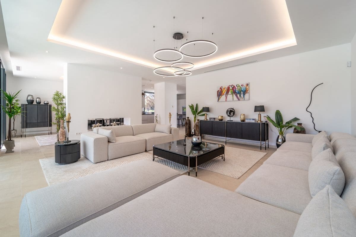 7 quarto Moradia para venda em Estepona com piscina - 4 950 000 € (Ref: 10088822)