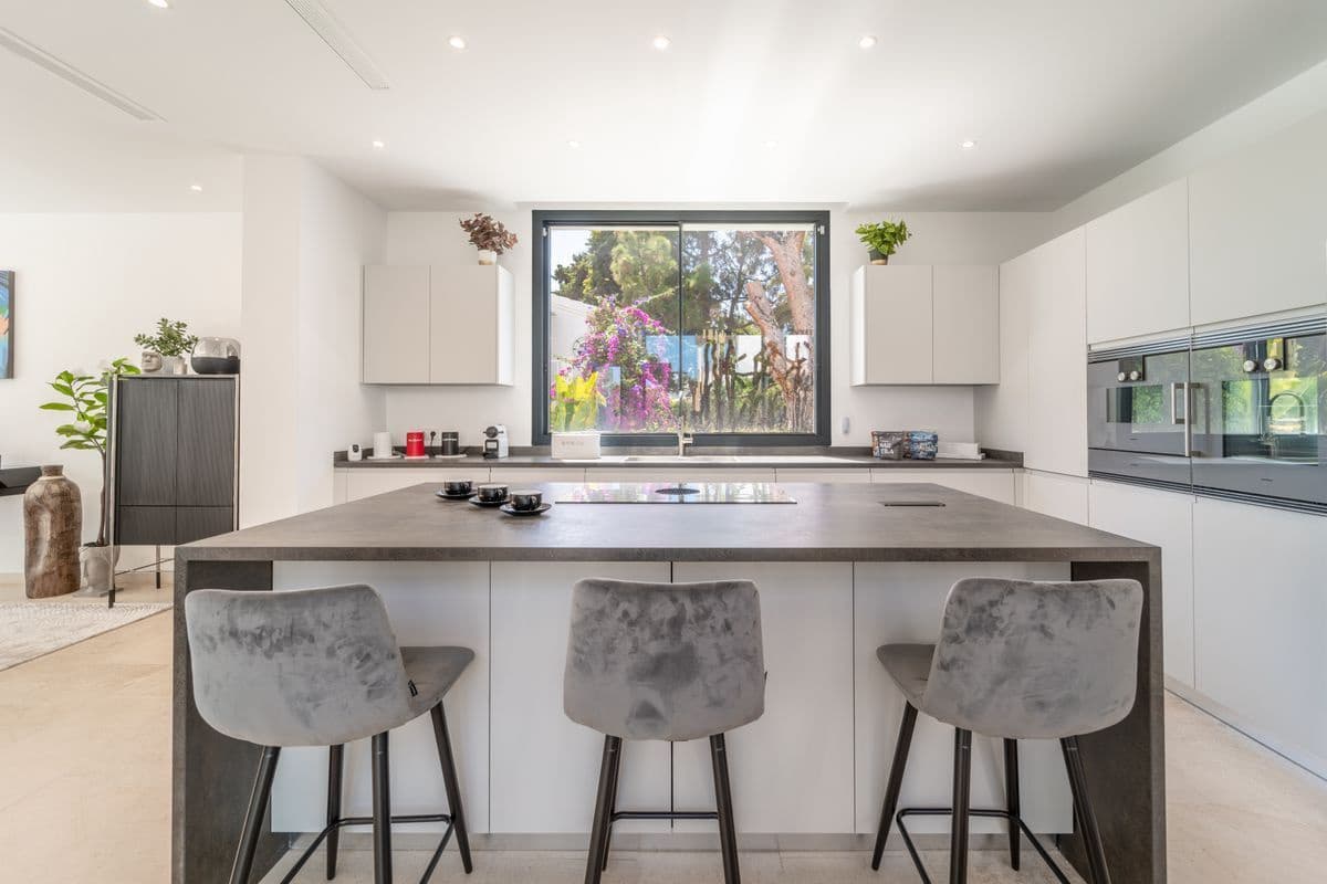 7 quarto Moradia para venda em Estepona com piscina - 4 950 000 € (Ref: 10088822)