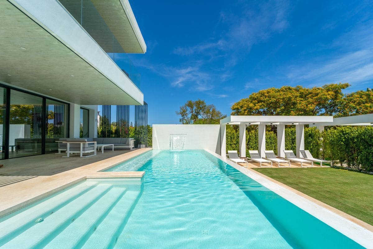 7 quarto Moradia para venda em Estepona com piscina - 4 950 000 € (Ref: 10088822)