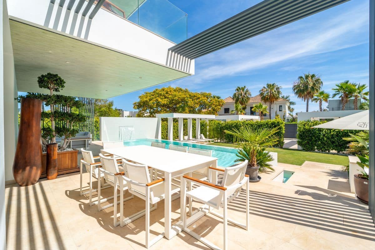 7 quarto Moradia para venda em Estepona com piscina - 4 950 000 € (Ref: 10088822)