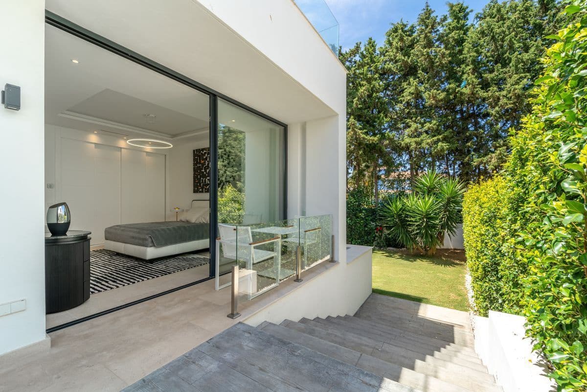 7 quarto Moradia para venda em Estepona com piscina - 4 950 000 € (Ref: 10088822)