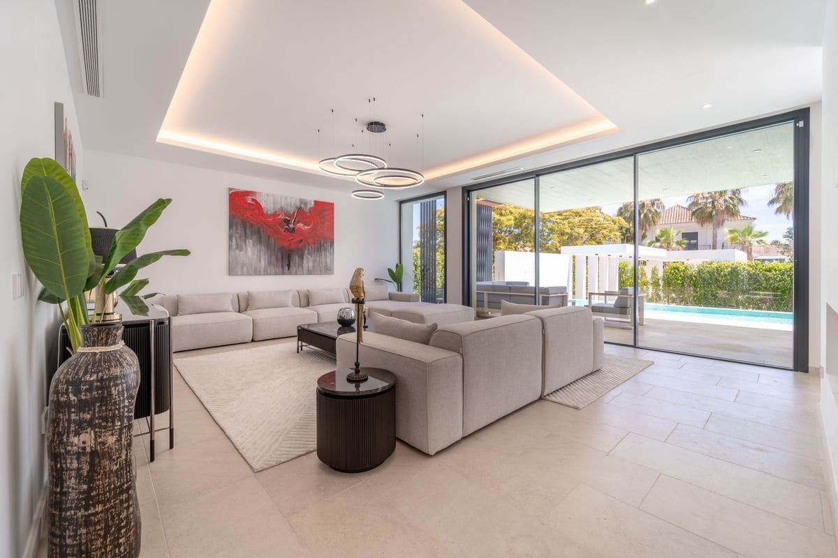 7 quarto Moradia para venda em Estepona com piscina - 4 950 000 € (Ref: 10088822)