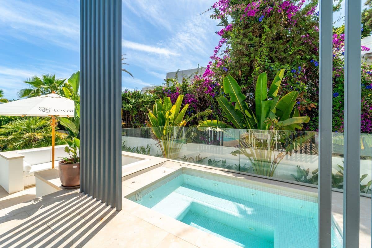 7 quarto Moradia para venda em Estepona com piscina - 4 950 000 € (Ref: 10088822)