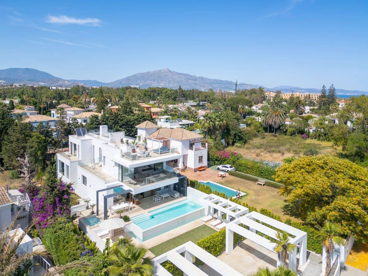 7 quarto Moradia para venda em Estepona com piscina - 4 950 000 € (Ref: 10088822)