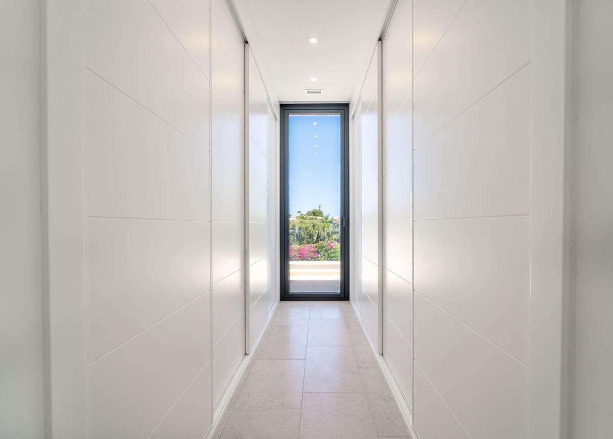 7 quarto Moradia para venda em Estepona com piscina - 4 950 000 € (Ref: 10088822)