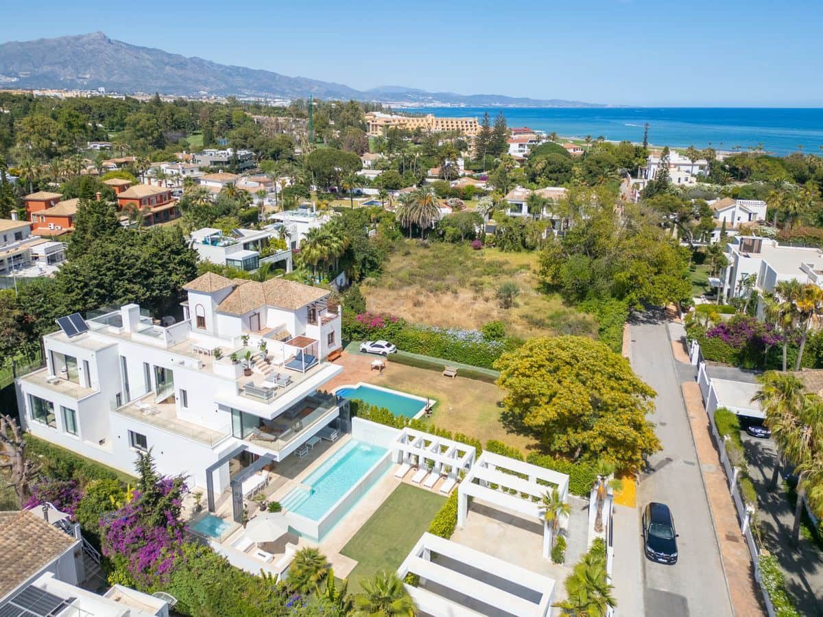 7 quarto Moradia para venda em Estepona com piscina - 4 950 000 € (Ref: 10088822)