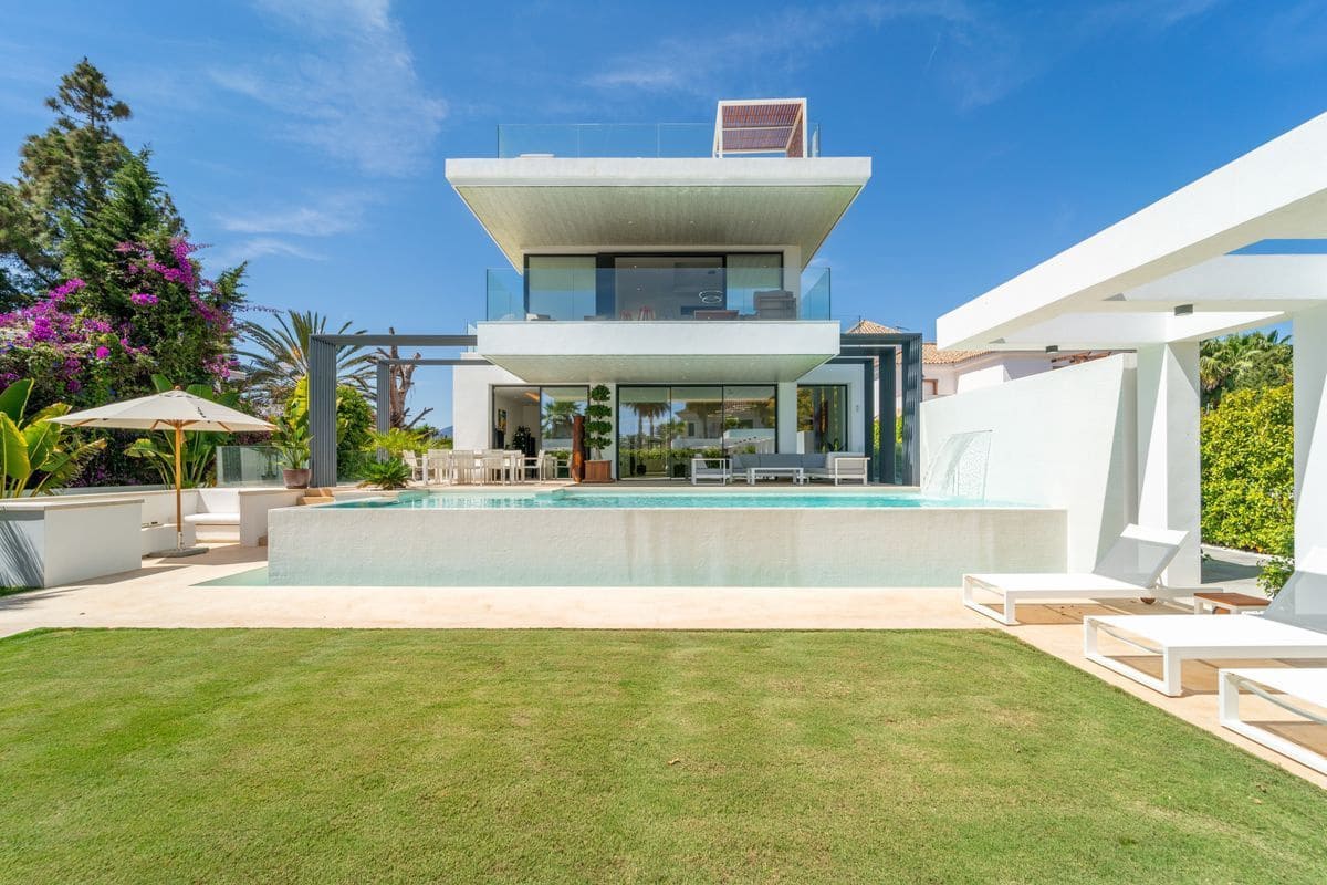 7 quarto Moradia para venda em Estepona com piscina - 4 950 000 € (Ref: 10088822)