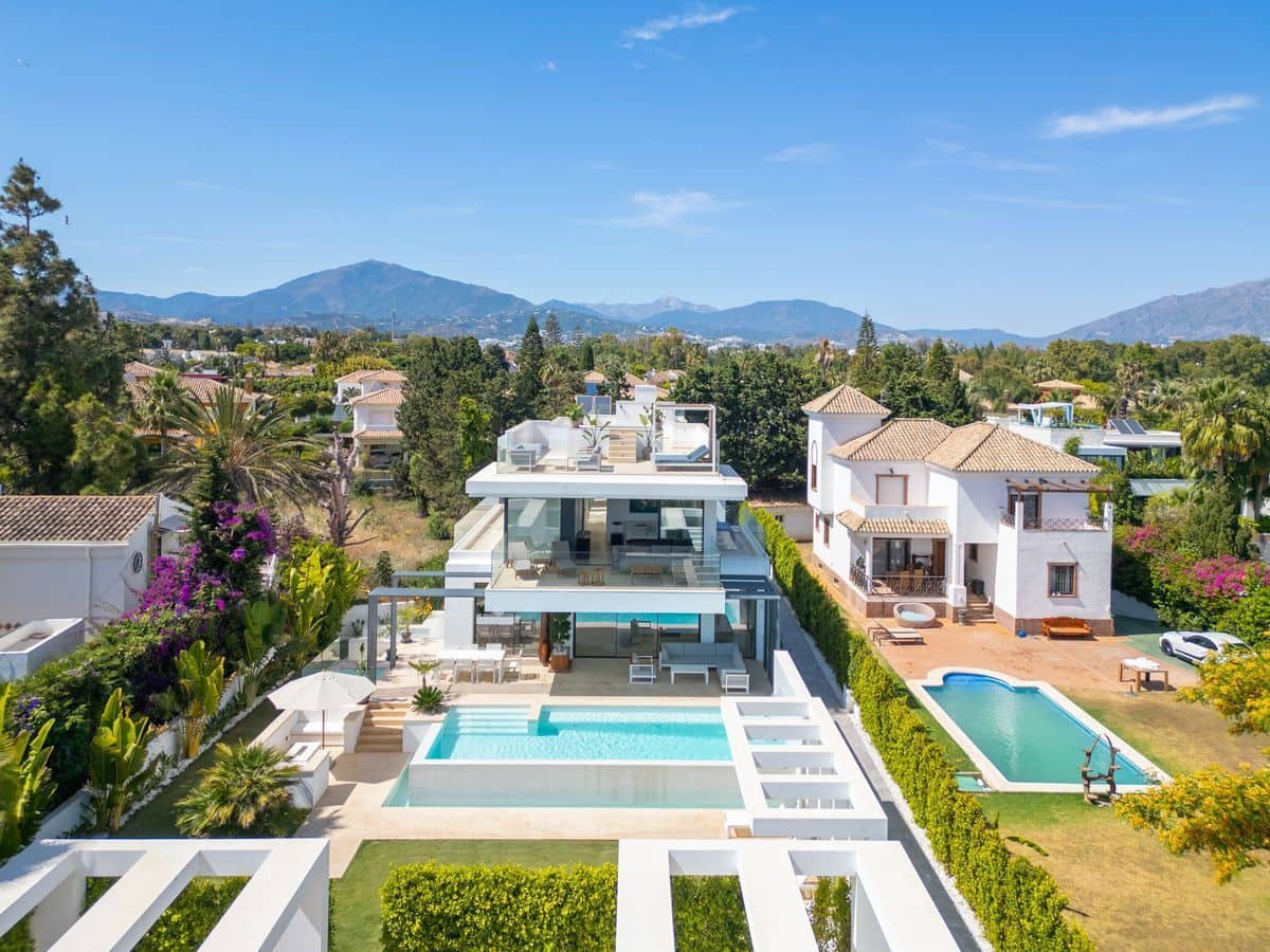 7 quarto Moradia para venda em Estepona com piscina - 4 950 000 € (Ref: 10088822)