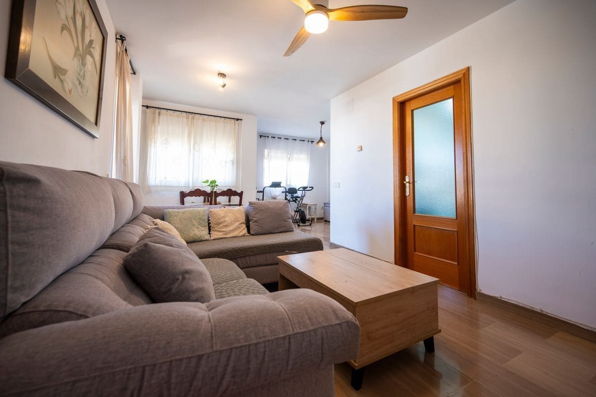 3 bedroom Flat for sale in Santa Eulalia / Santa Eularia - € 595,000 (Ref: 10094176)