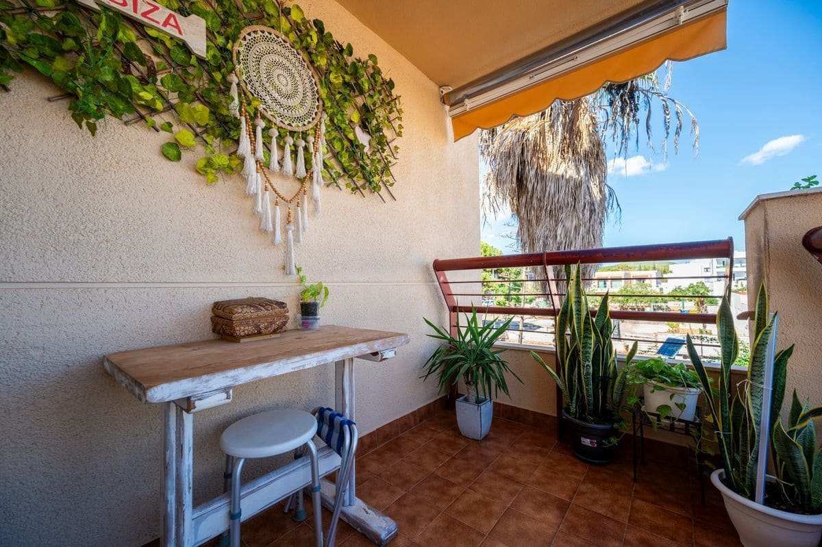 3 bedroom Flat for sale in Santa Eulalia / Santa Eularia - € 595,000 (Ref: 10094176)