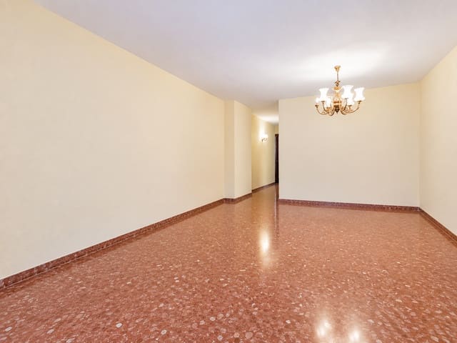 4 soveværelse Lejlighed til salg i La Malagueta, Málaga by - € 690.000 (Ref: 10101546)