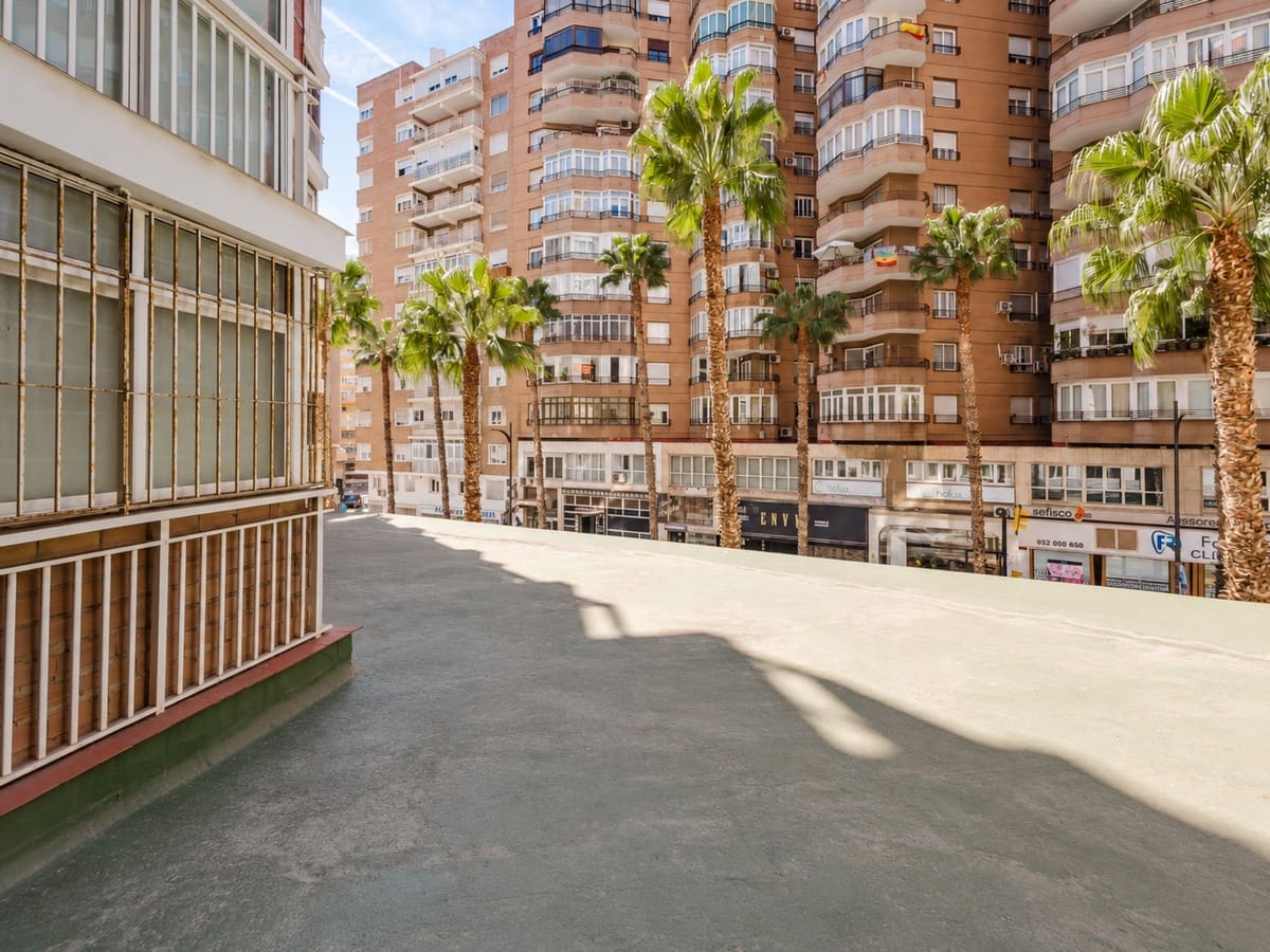 4 soveværelse Lejlighed til salg i Malaga by - € 690.000 (Ref: 10101546)