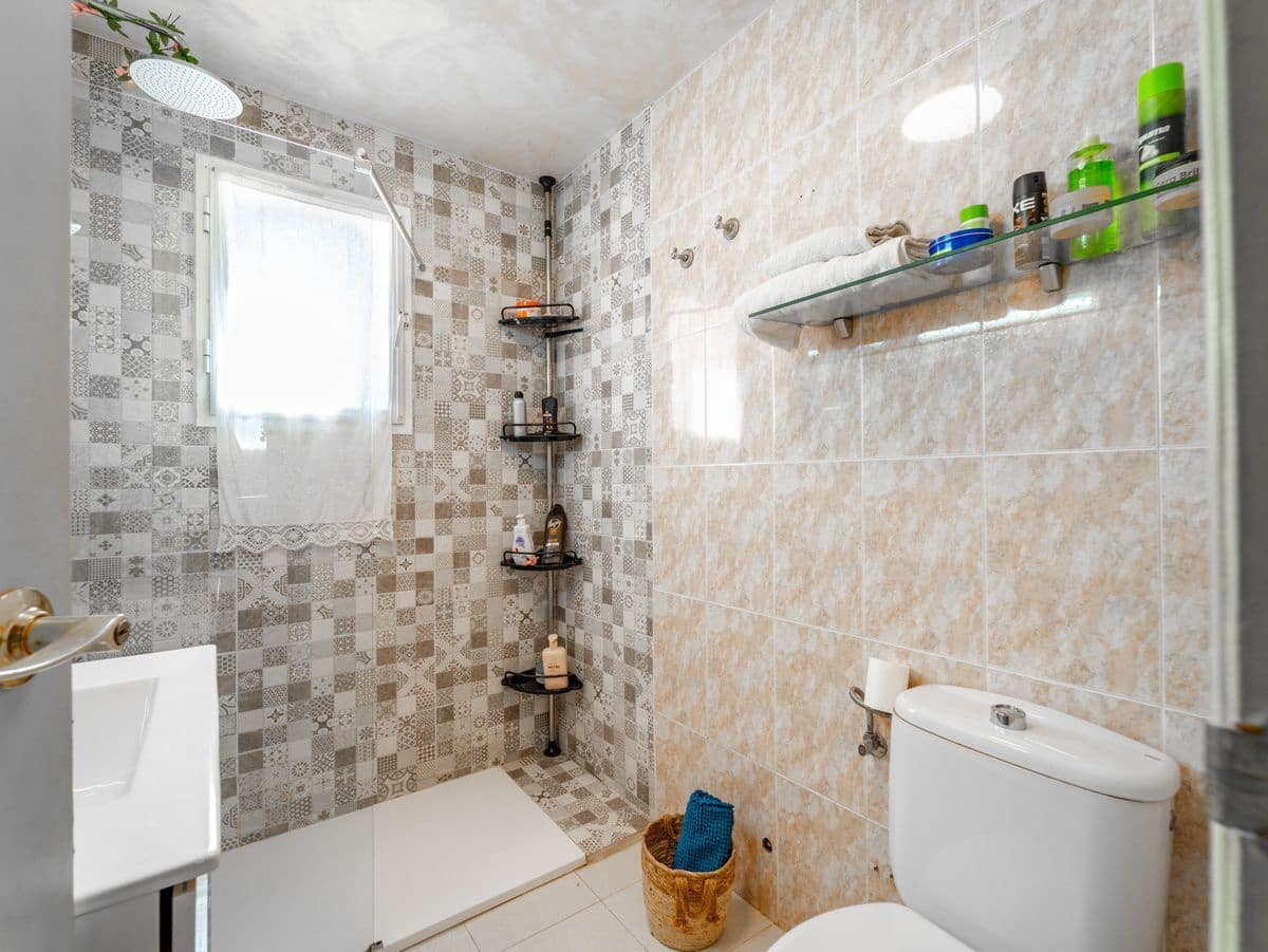5 makuuhuone Omakotitalo myytävänä paikassa Marbella mukana 
autotalli - 525 000 € (Ref: 10101548)