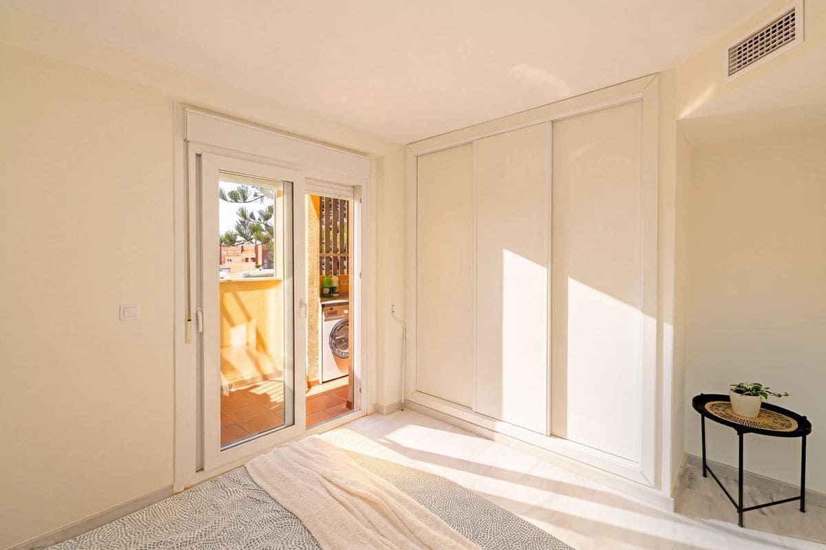 Piso de 1 habitación en Rincón de la Victoria en venta con piscina garaje - 320.000 € (Ref: 10108696)