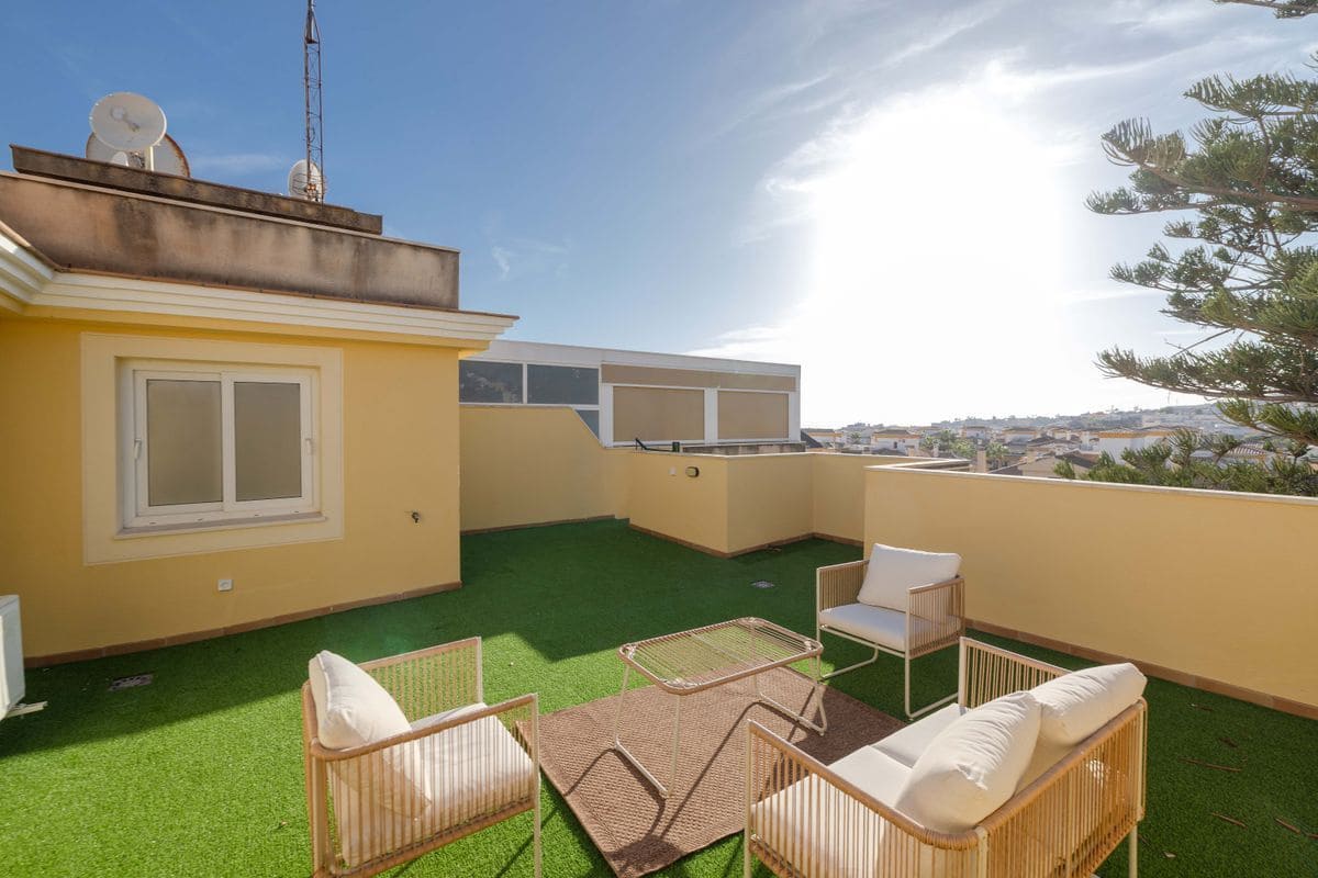 Piso de 1 habitación en Rincón de la Victoria en venta con piscina garaje - 320.000 € (Ref: 10108696)