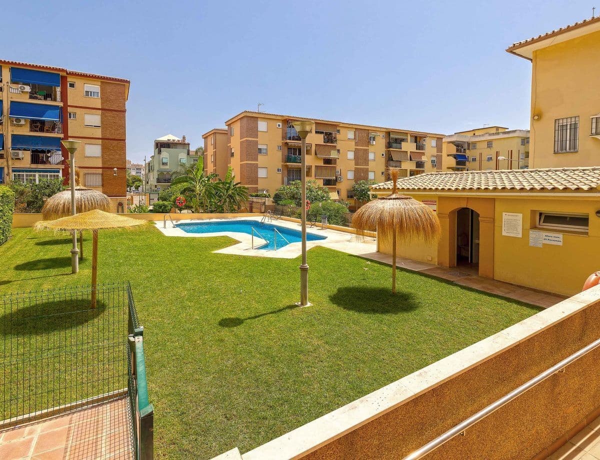 Piso de 1 habitación en Rincón de la Victoria en venta con piscina garaje - 320.000 € (Ref: 10108696)