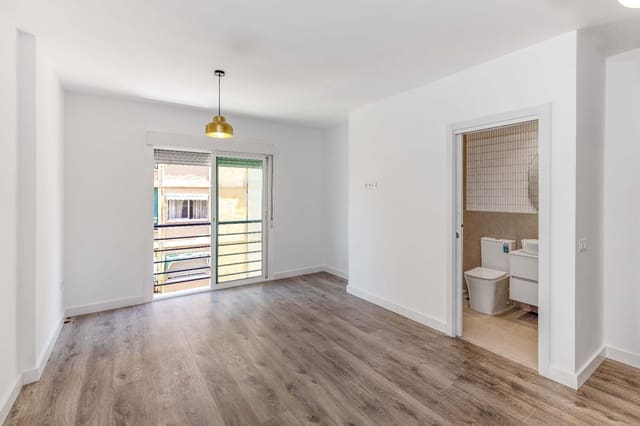1 slaapkamer Flat te koop in La Trinidad, Málaga stad - € 240.000 (Ref: 10108697)