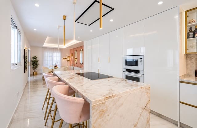 4 slaapkamer Halfvrijstaande villa te koop in Ojen met zwembad garage - € 850.000 (Ref: 10113562)