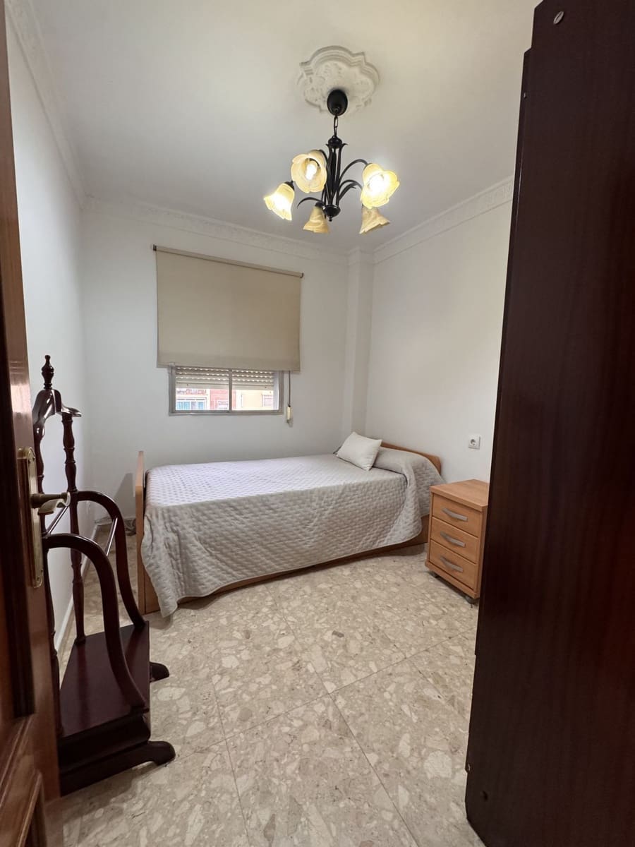3 soveværelse Lejlighed til salg i Malaga by - € 290.000 (Ref: 10113569)