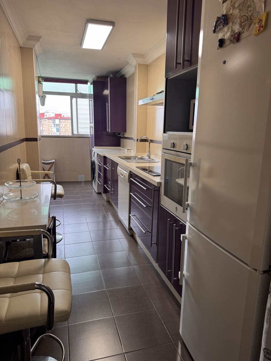 3 soveværelse Lejlighed til salg i Malaga by - € 290.000 (Ref: 10113569)