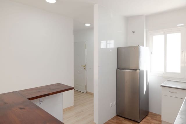 2 soverom Leilighet til salgs i Málaga by med garasje - € 280 000 (Ref: 10113570)