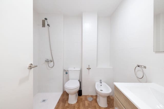 2 soverom Leilighet til salgs i Málaga by med garasje - € 280 000 (Ref: 10113570)