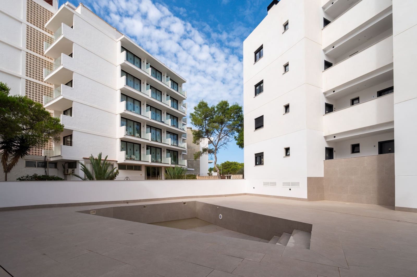 2 bedroom Flat for sale in Sant Antoni de Portmany with pool - € 560,000 (Ref: 10123399)