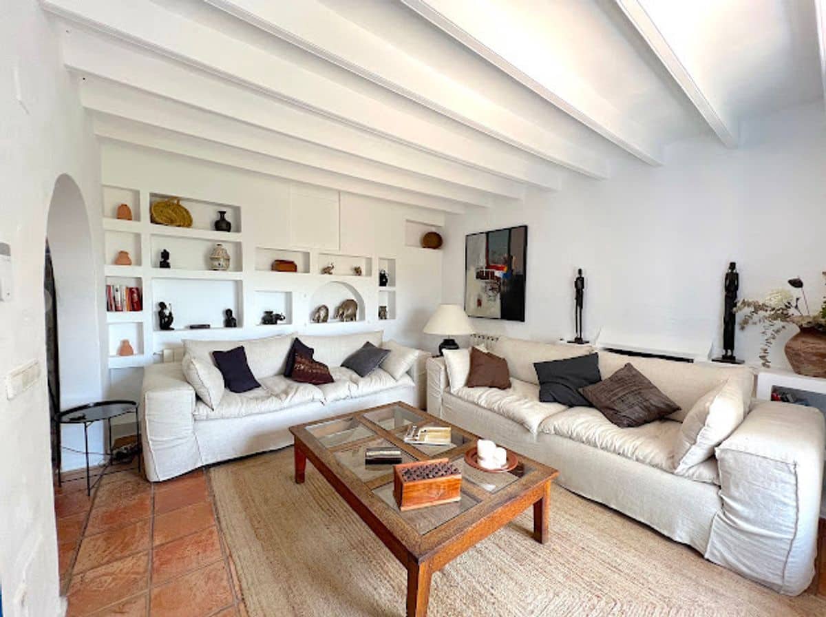 8 bedroom Villa for sale in Sant Antoni de Portmany with pool garage - € 2,950,000 (Ref: 10127664)