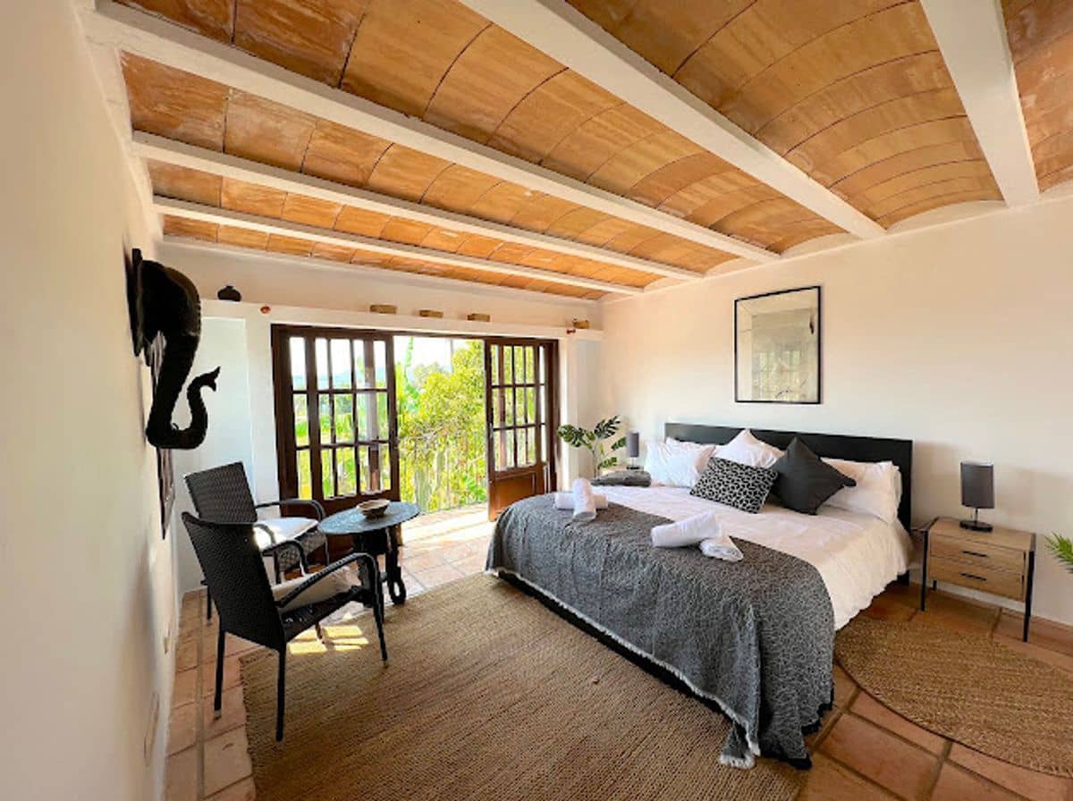 8 bedroom Villa for sale in Sant Antoni de Portmany with pool garage - € 2,950,000 (Ref: 10127664)