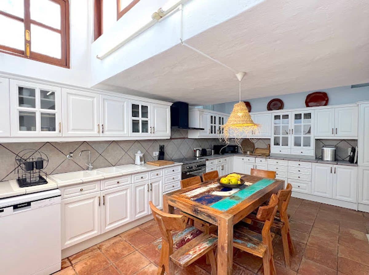 8 bedroom Villa for sale in Sant Antoni de Portmany with pool garage - € 2,950,000 (Ref: 10127664)