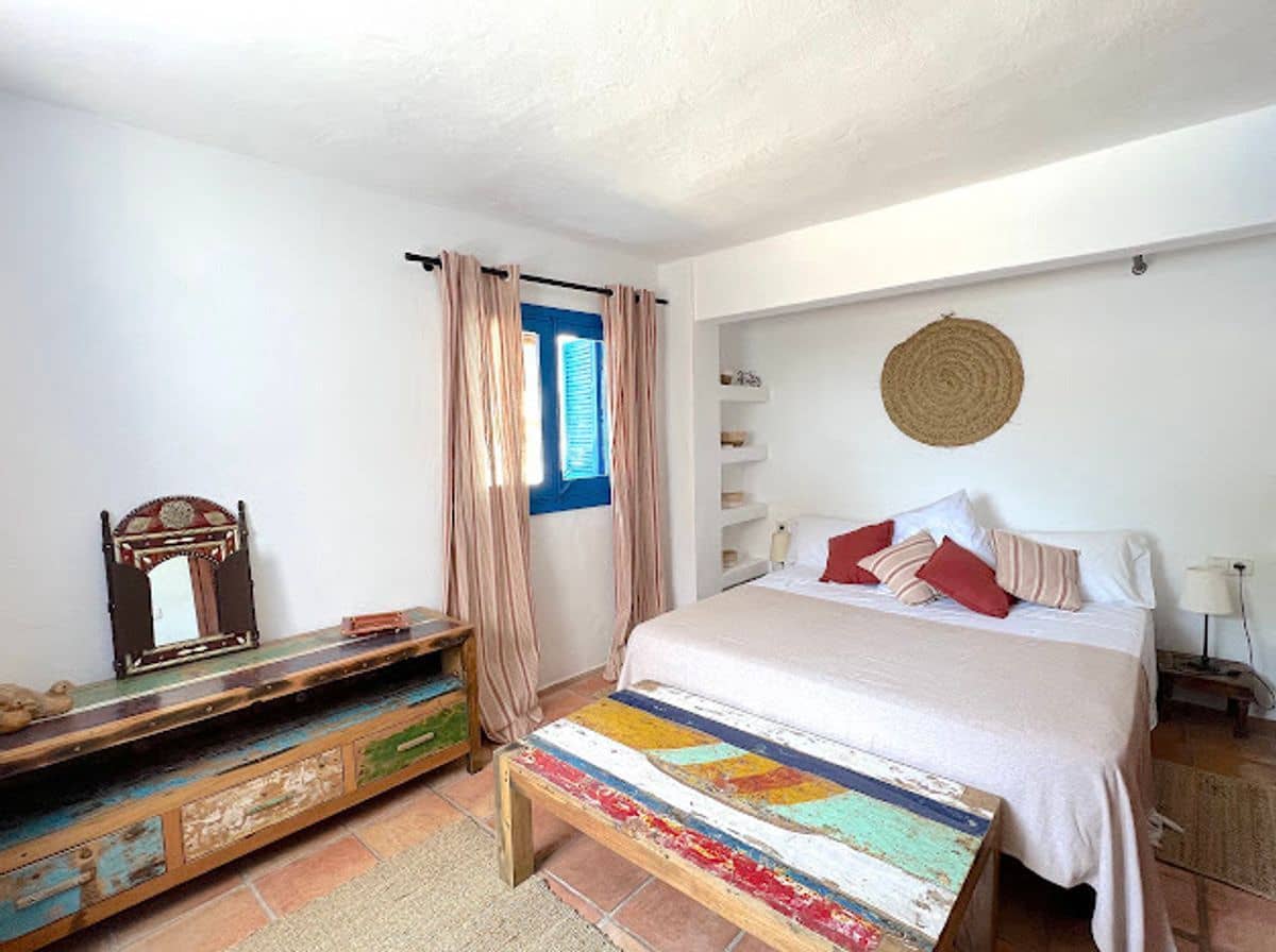 8 bedroom Villa for sale in Sant Antoni de Portmany with pool garage - € 2,950,000 (Ref: 10127664)