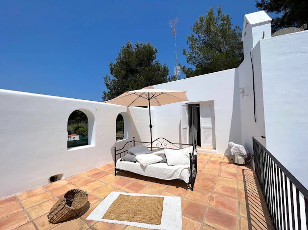 8 bedroom Villa for sale in Sant Antoni de Portmany with pool garage - € 2,950,000 (Ref: 10127664)