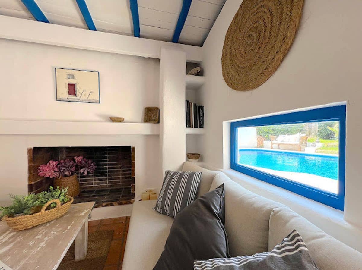 8 bedroom Villa for sale in Sant Antoni de Portmany with pool garage - € 2,950,000 (Ref: 10127664)