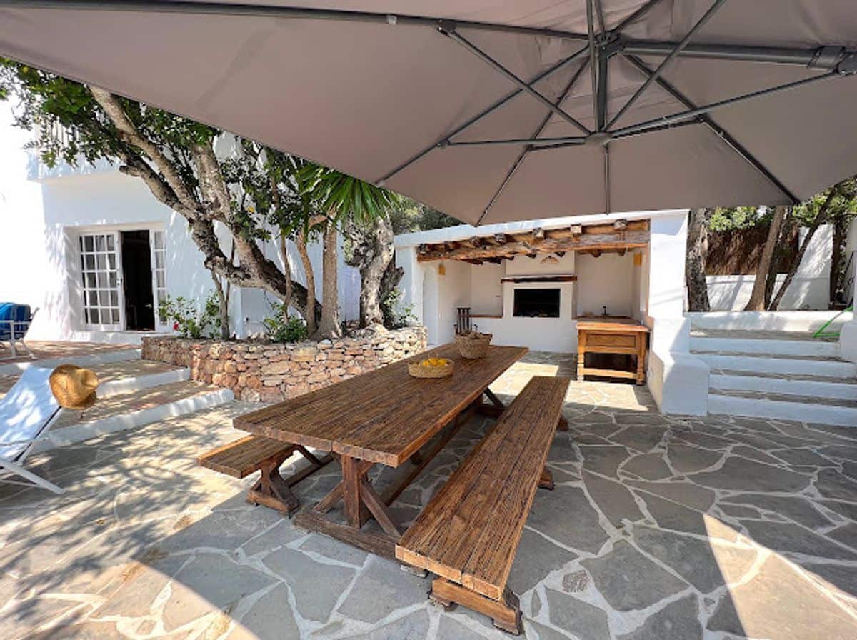 8 bedroom Villa for sale in Sant Antoni de Portmany with pool garage - € 2,950,000 (Ref: 10127664)