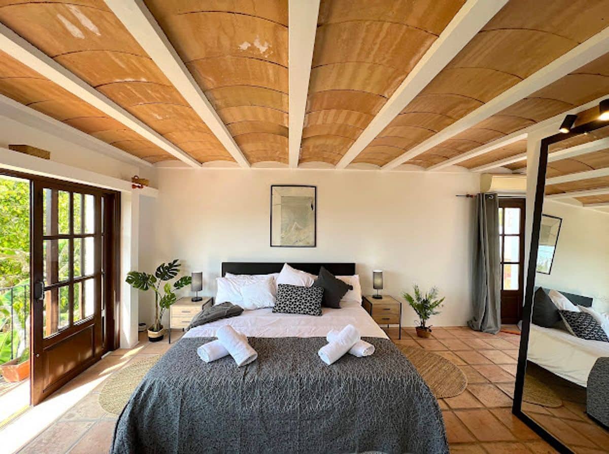 8 bedroom Villa for sale in Sant Antoni de Portmany with pool garage - € 2,950,000 (Ref: 10127664)