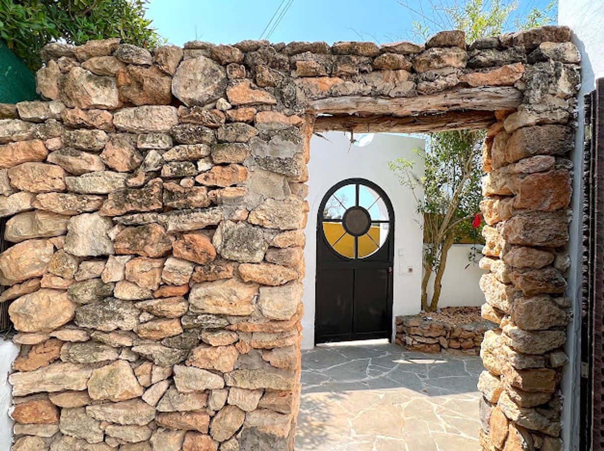 8 bedroom Villa for sale in Sant Antoni de Portmany with pool garage - € 2,950,000 (Ref: 10127664)