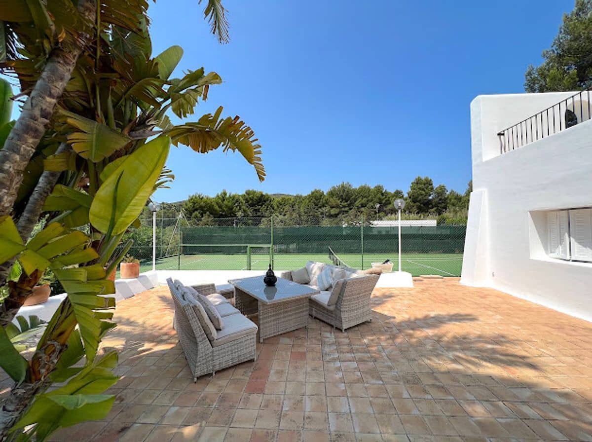 8 bedroom Villa for sale in Sant Antoni de Portmany with pool garage - € 2,950,000 (Ref: 10127664)