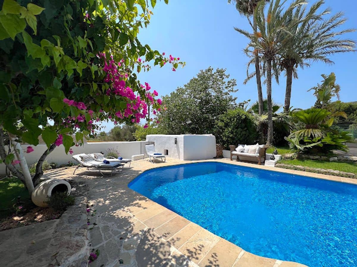 8 bedroom Villa for sale in Sant Antoni de Portmany with pool garage - € 2,950,000 (Ref: 10127664)