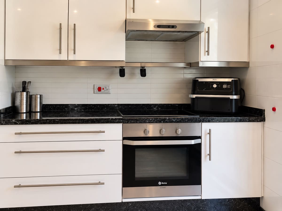 3 bedroom Flat for sale in Marbella with pool garage - € 1,530,000 (Ref: 10131164)