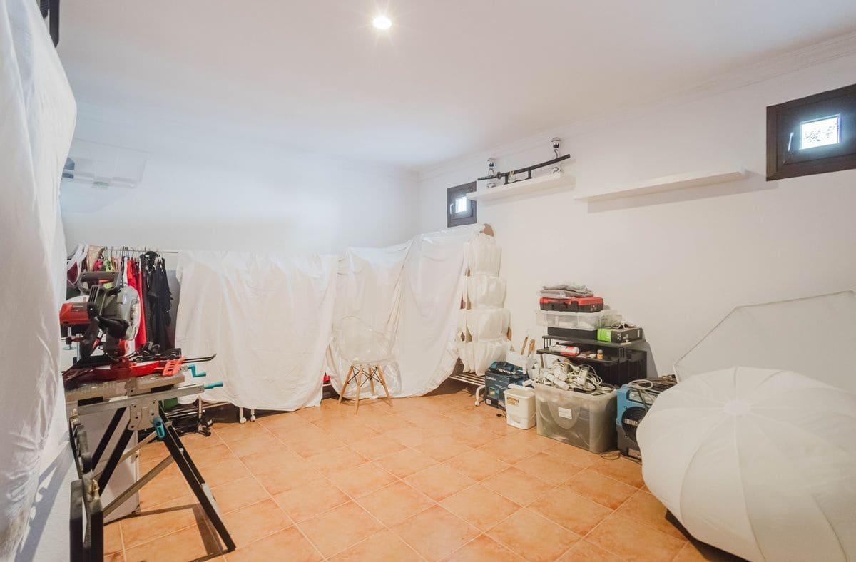 4 slaapkamer Villa te koop in New Golden Mile met zwembad garage - € 1.600.000 (Ref: 10131167)