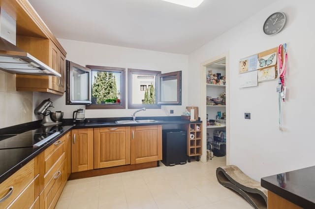 4 slaapkamer Villa te koop in Selwo, Estepona met zwembad garage - € 1.600.000 (Ref: 10131167)