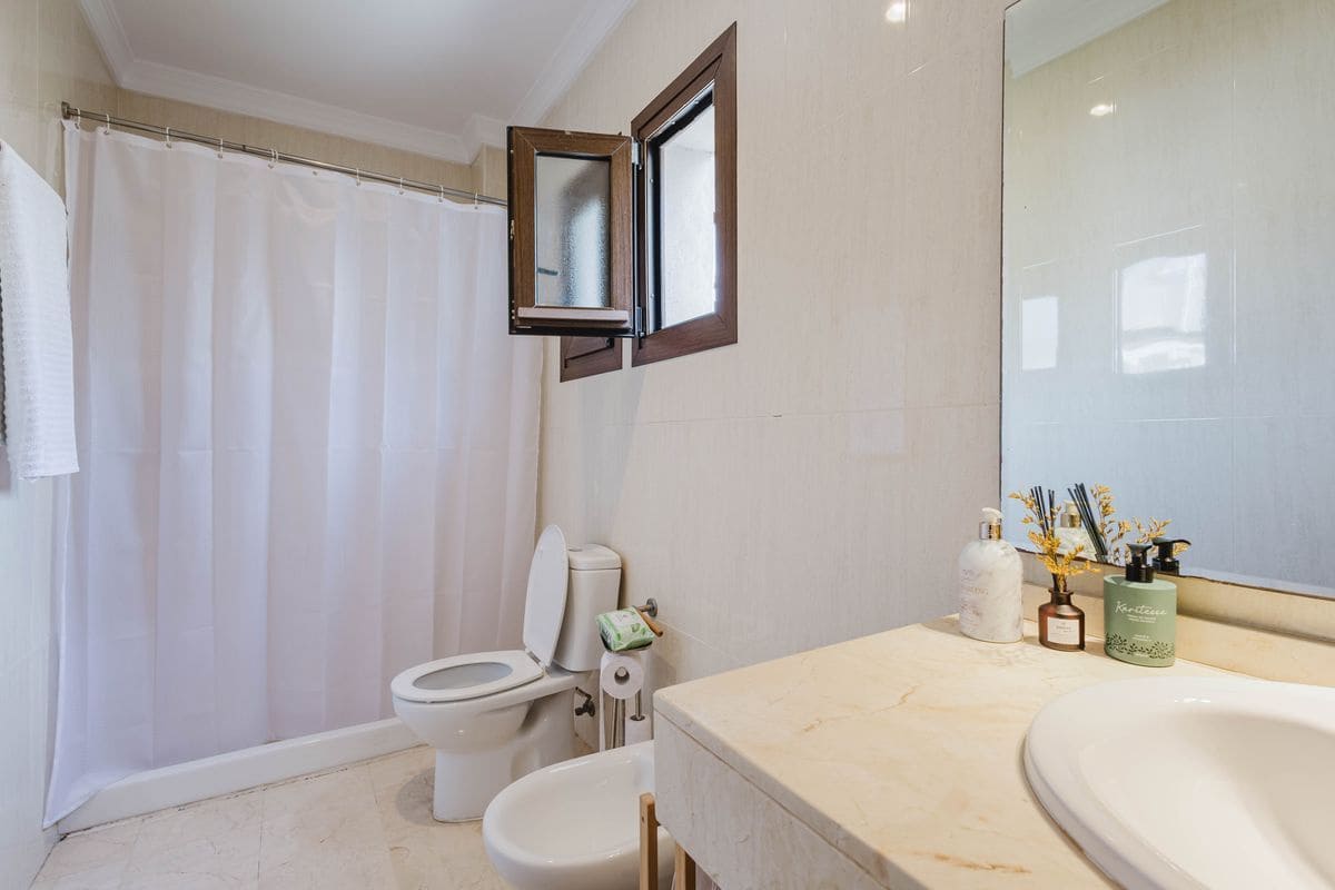 4 slaapkamer Villa te koop in New Golden Mile met zwembad garage - € 1.600.000 (Ref: 10131167)