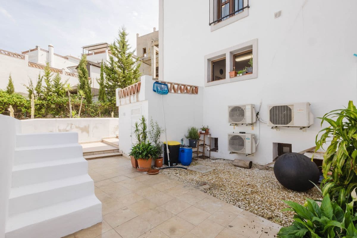 4 slaapkamer Villa te koop in New Golden Mile met zwembad garage - € 1.600.000 (Ref: 10131167)