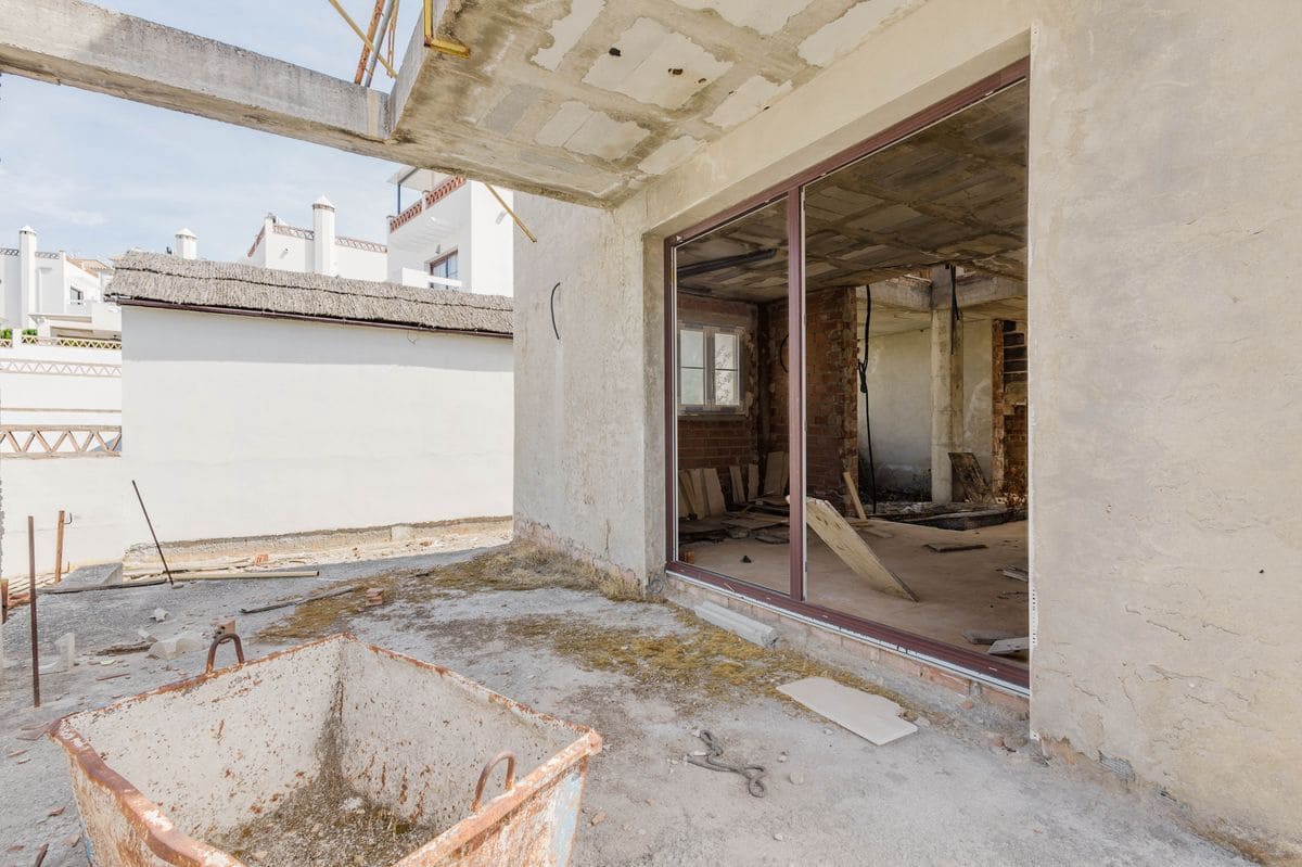 4 slaapkamer Villa te koop in New Golden Mile met zwembad garage - € 1.600.000 (Ref: 10131167)
