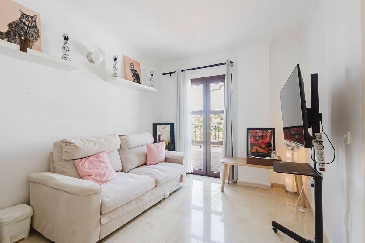 4 slaapkamer Villa te koop in New Golden Mile met zwembad garage - € 1.600.000 (Ref: 10131167)