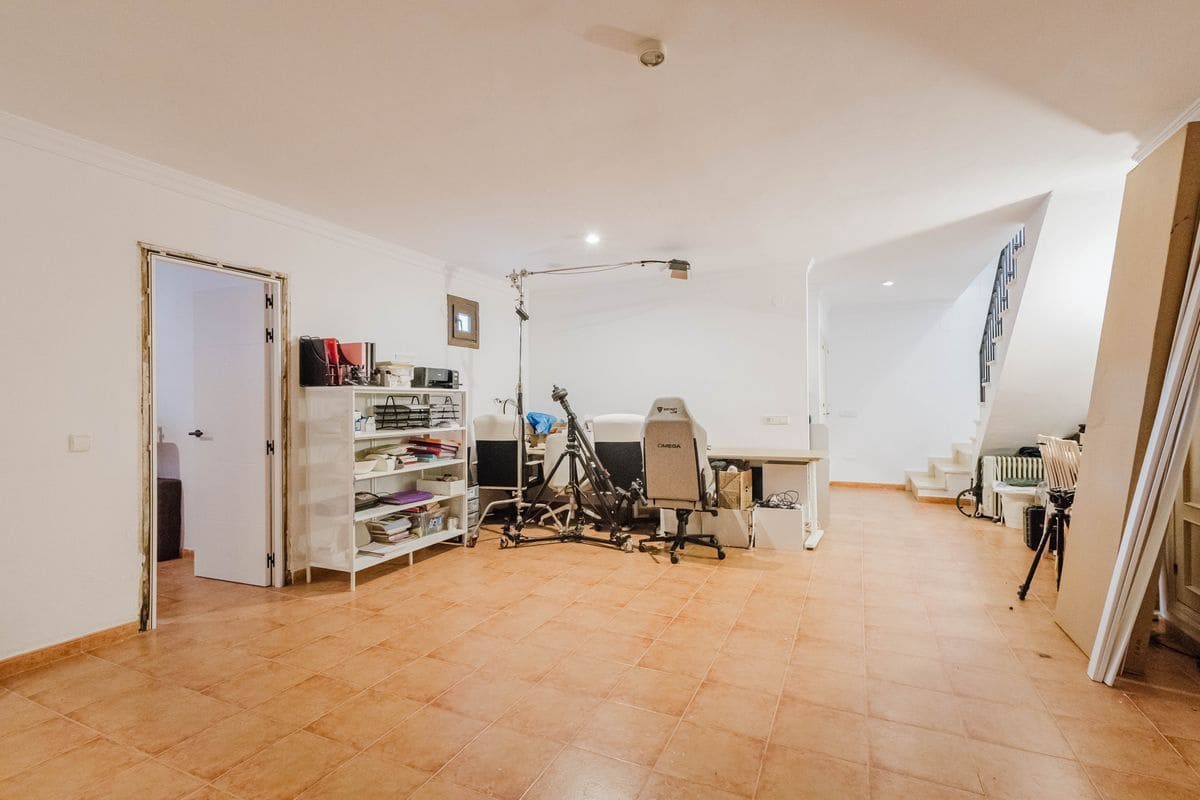 4 slaapkamer Villa te koop in New Golden Mile met zwembad garage - € 1.600.000 (Ref: 10131167)